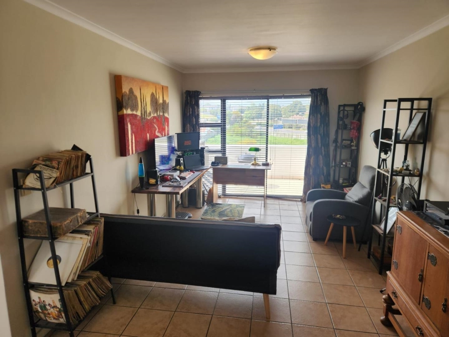 2 Bedroom Property for Sale in Brackenfell Central Western Cape